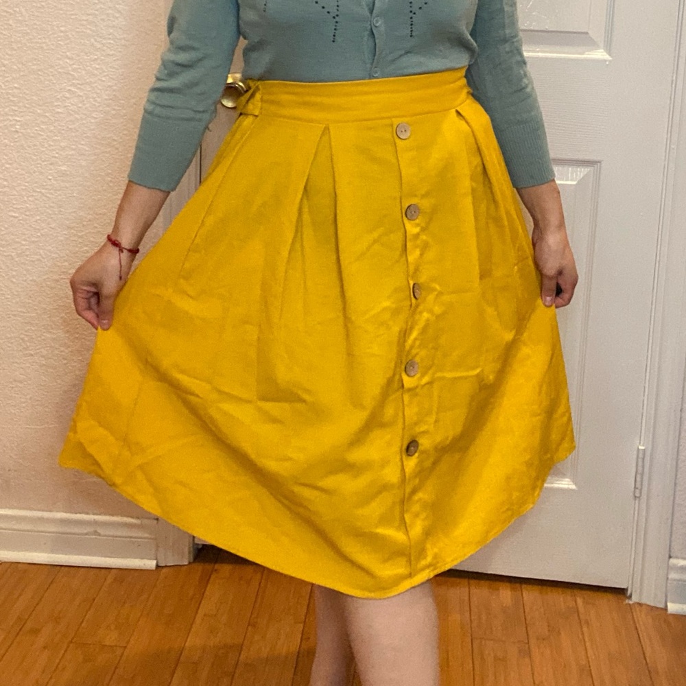 Patio Button Midi Skirt *Free with other purchase